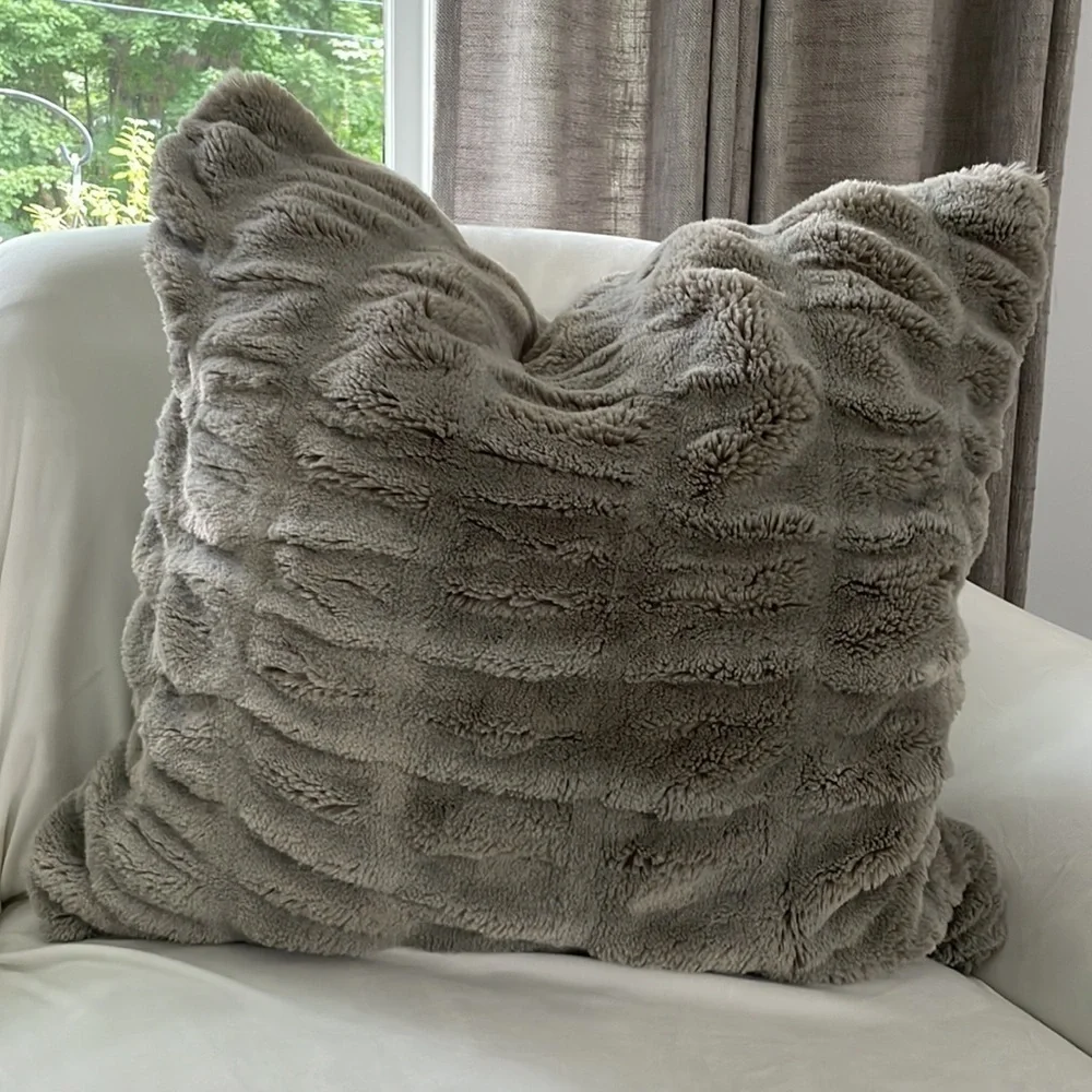 Pottery Barn Faux Fur Ruched Down Filled Pillow & Cover Gray 26x26